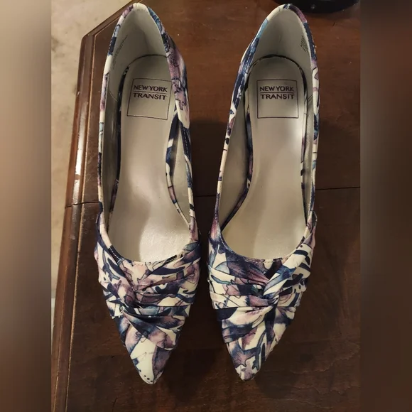 New York Transit Size 8.5 Women's Wrap Front, Floral Heels. Tried on once!! - Picture 1 of 6